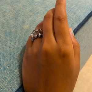 Classy glass beaded stretchable rings - Transparent & light grey